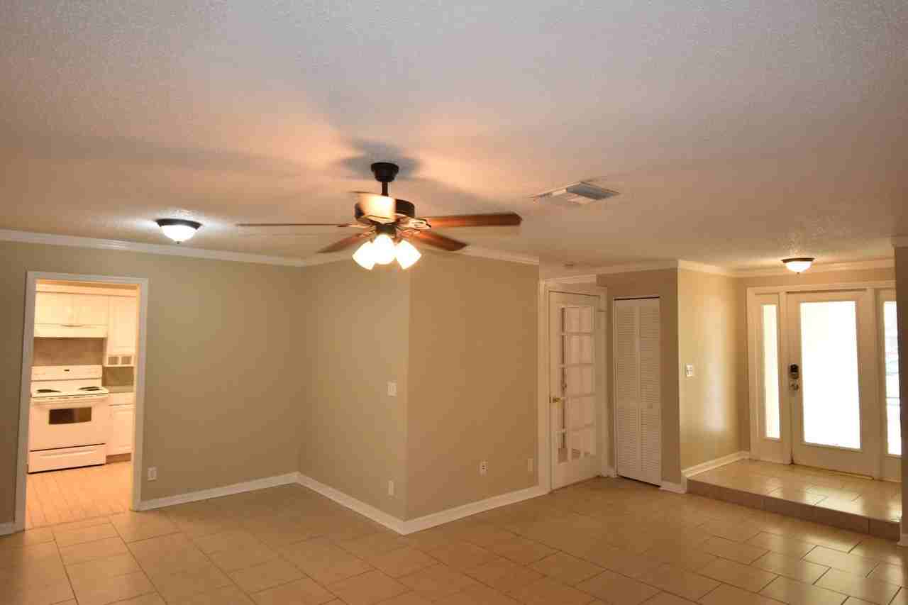 2923 Wycombe Way - Photo 2 of 14