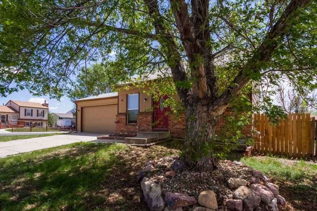 1696 Genoa St - Photo 2 of 27