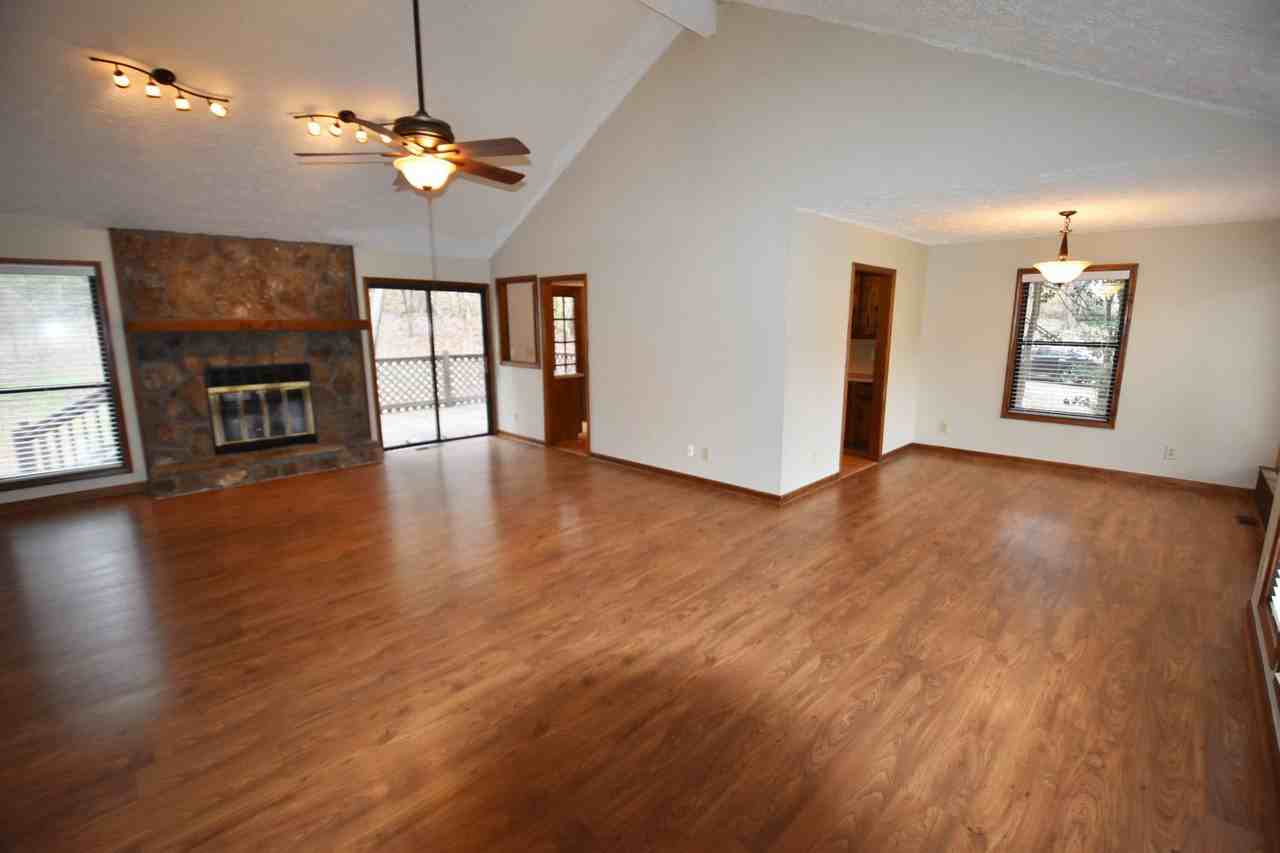 435 Julie Anne Way - Photo 2 of 12