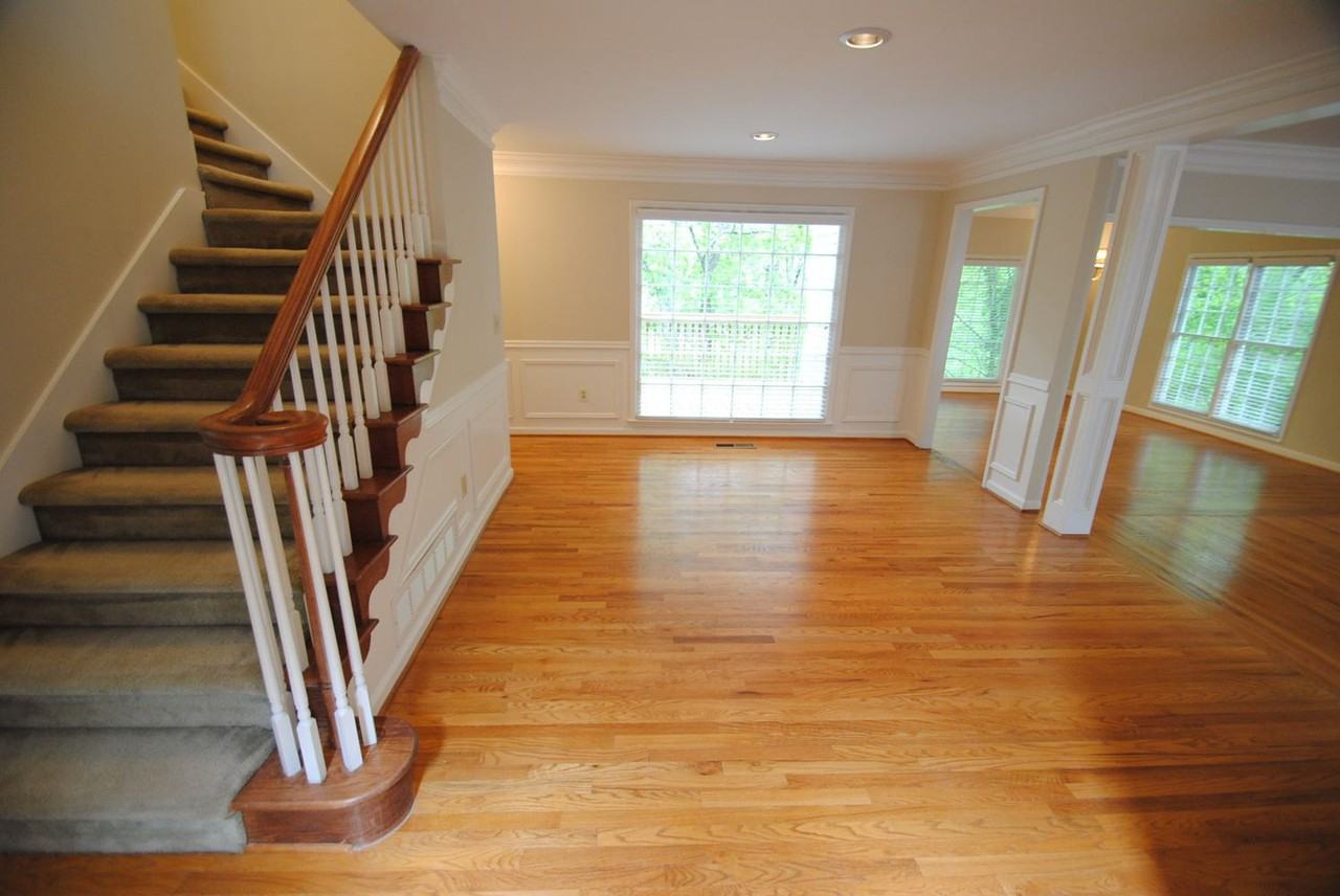 9320 N Lake Dr - Photo 2 of 15