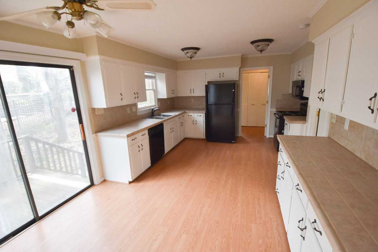 7131 Hillside Ln - Photo 3 of 12