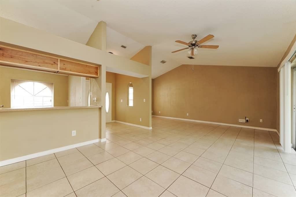 1535 Club Dr - Photo 3 of 22