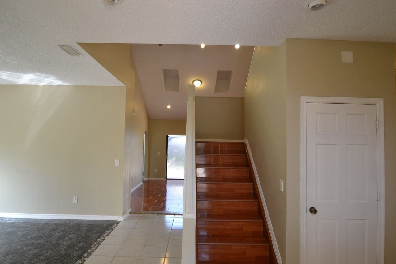 11585 Gorham Dr - Photo 2 of 20