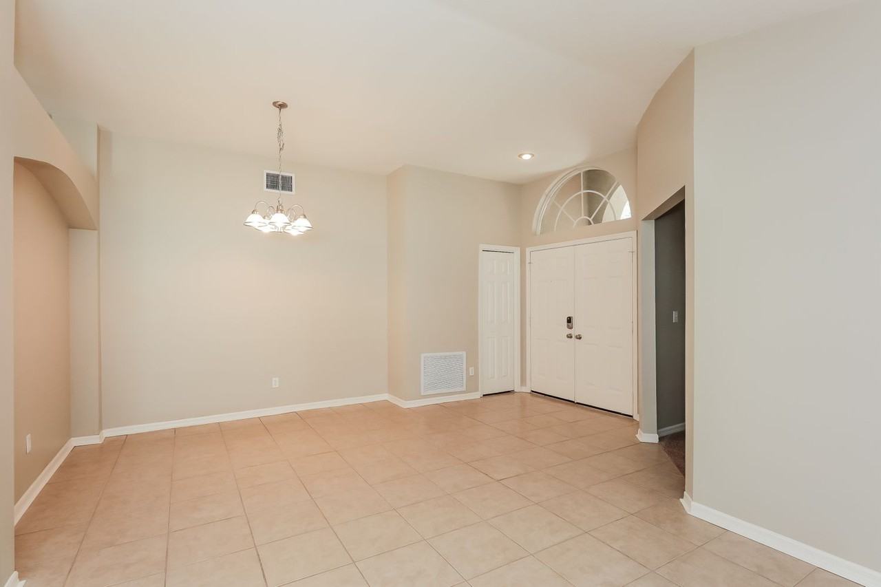 507 Beth Ann St - Photo 3 of 21