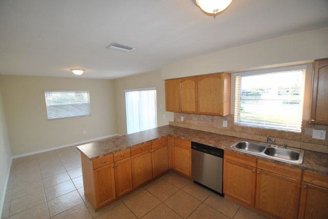 10936 Granite St - Photo 3 of 10