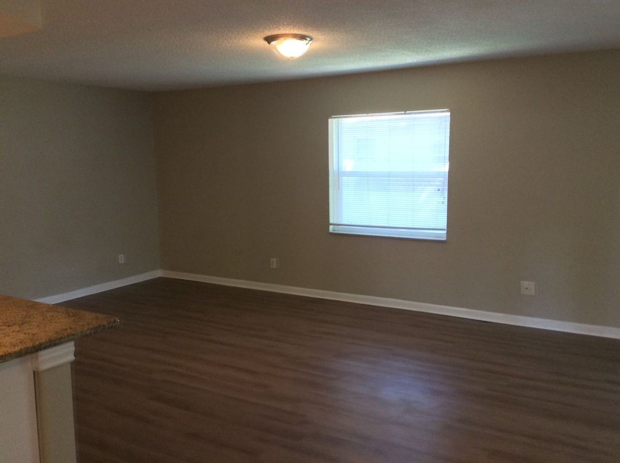 3206 W Euclid Ave - Photo 3 of 16