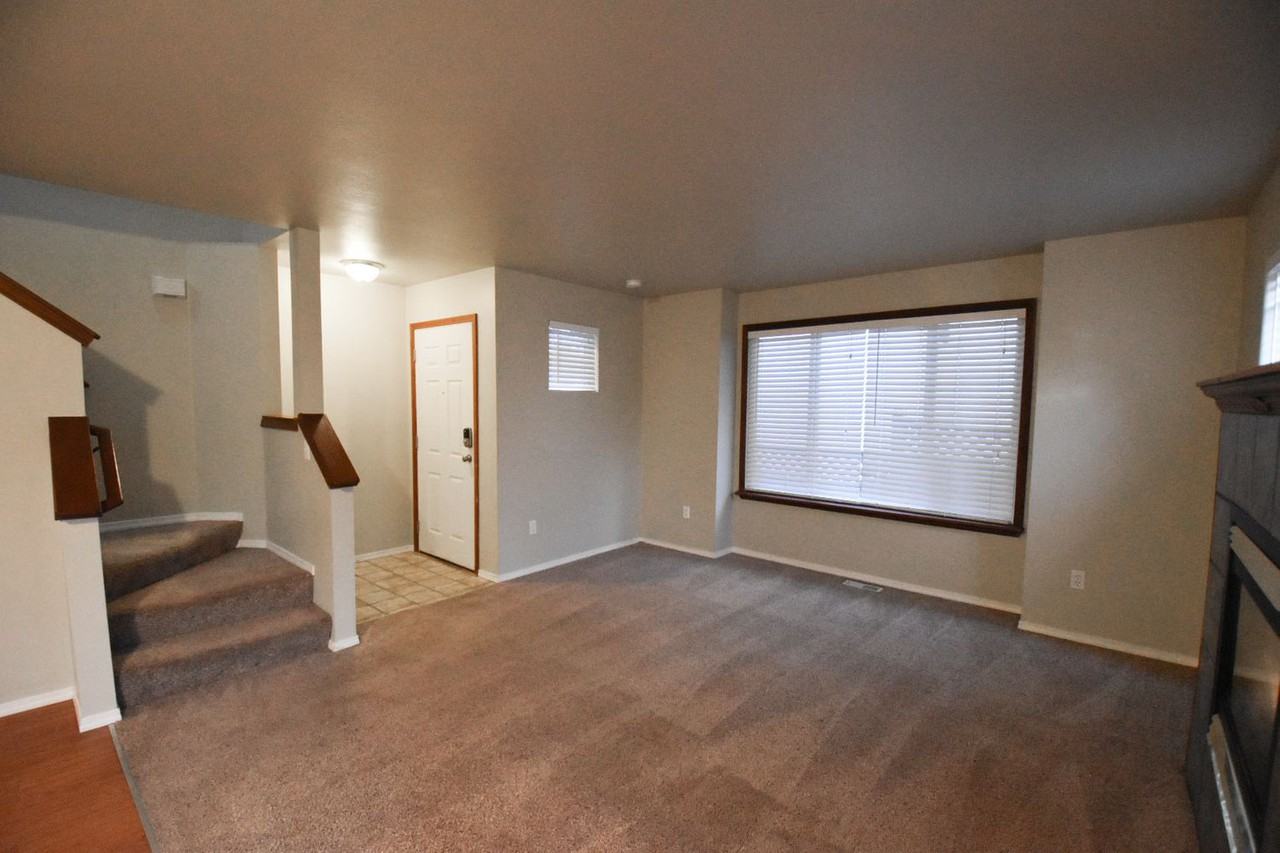 6510 81st St Ne - Photo 3 of 17