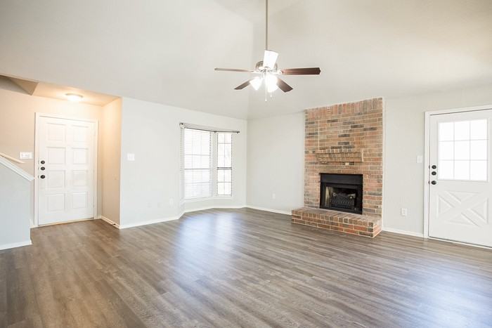 1456 Sedalia Drive - Photo 2 of 8