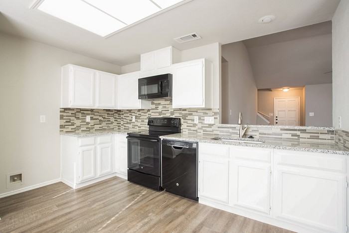 1456 Sedalia Drive - Photo 3 of 8