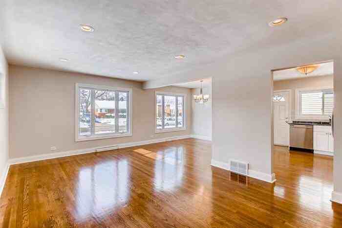 2231 Sherwood Avenue - Photo 2 of 12