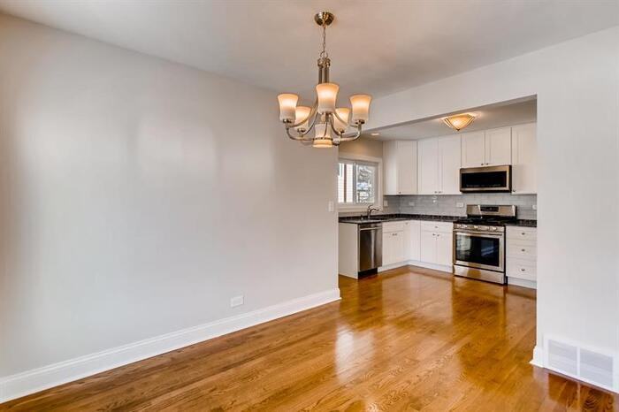 2231 Sherwood Avenue - Photo 3 of 12