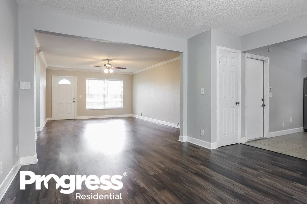 3291 Nw 65th St - Photo 3 of 16