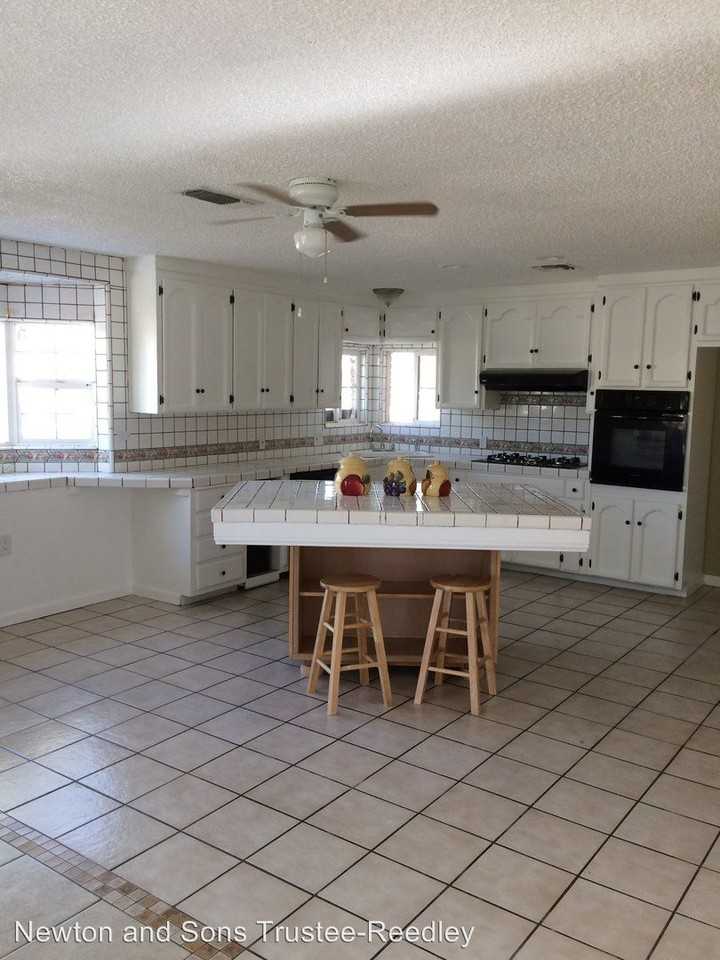 345 K Street - Photo 3 of 33