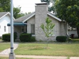 featured image of 610 E Grand St