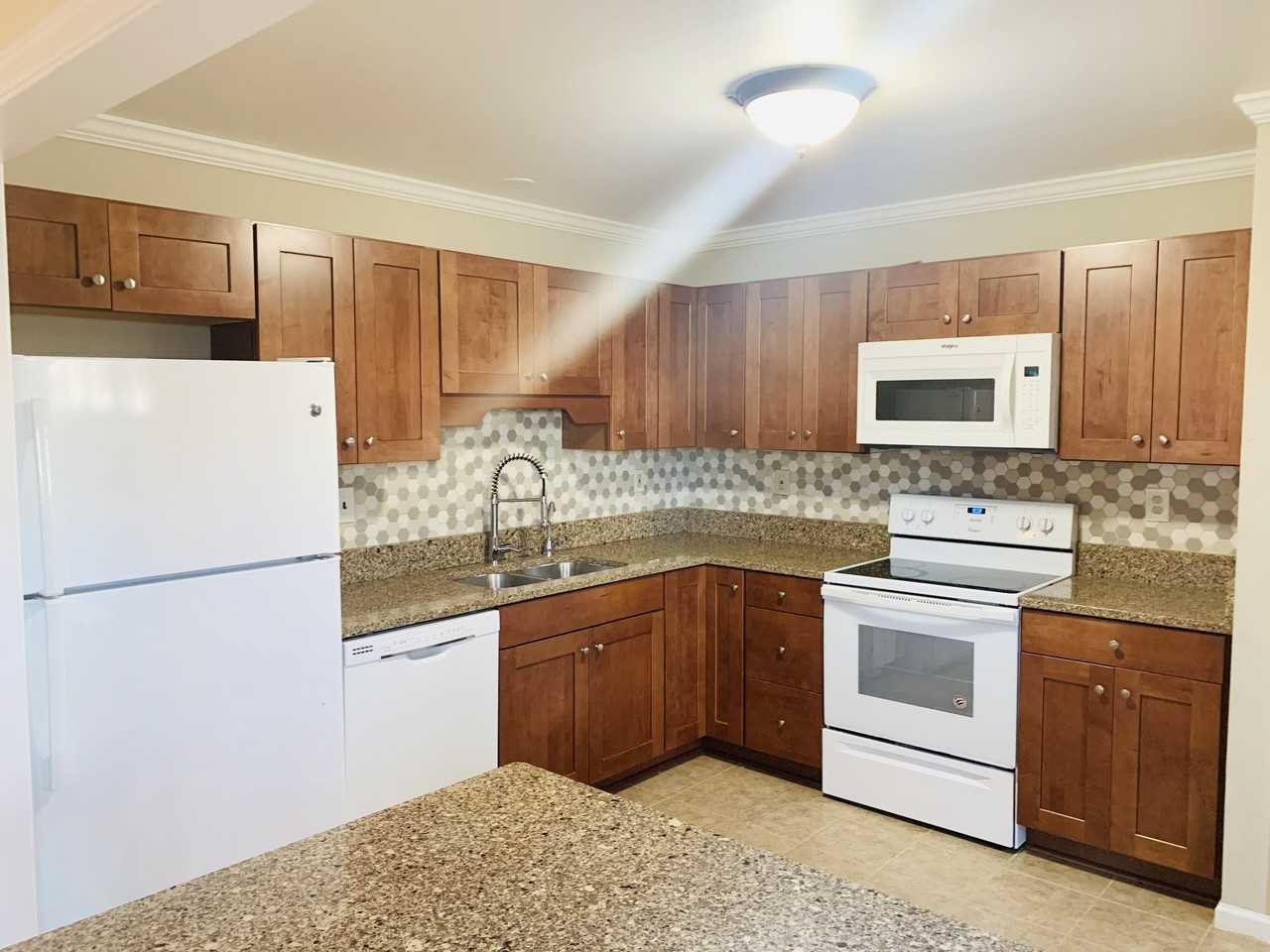 5489 Glenville Cir - Photo 2 of 28