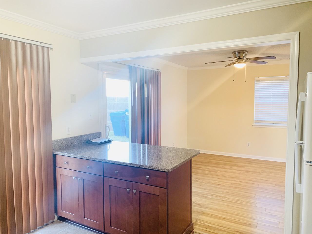 5489 Glenville Cir - Photo 3 of 28