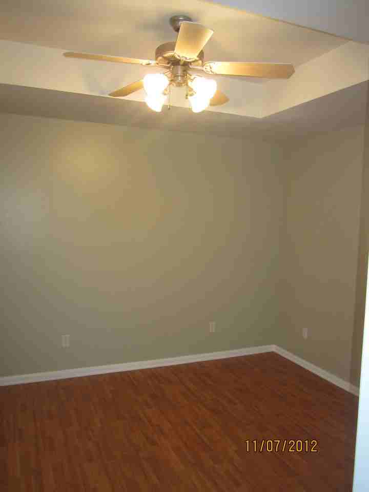512 E Walker Ave - Photo 5 of 8