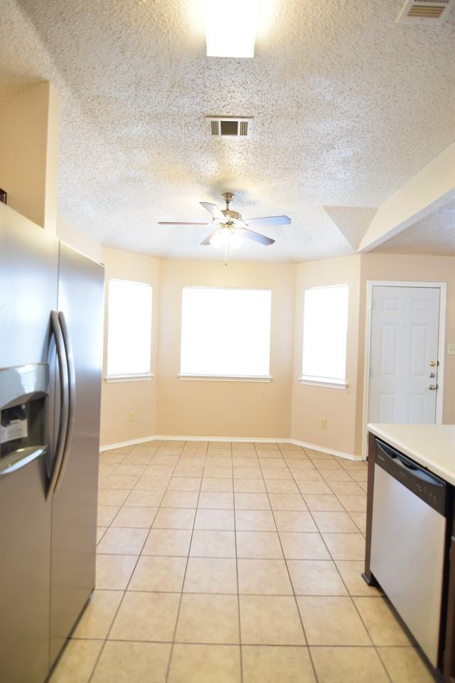 5002 Acorn Creek Trl - Photo 5 of 16