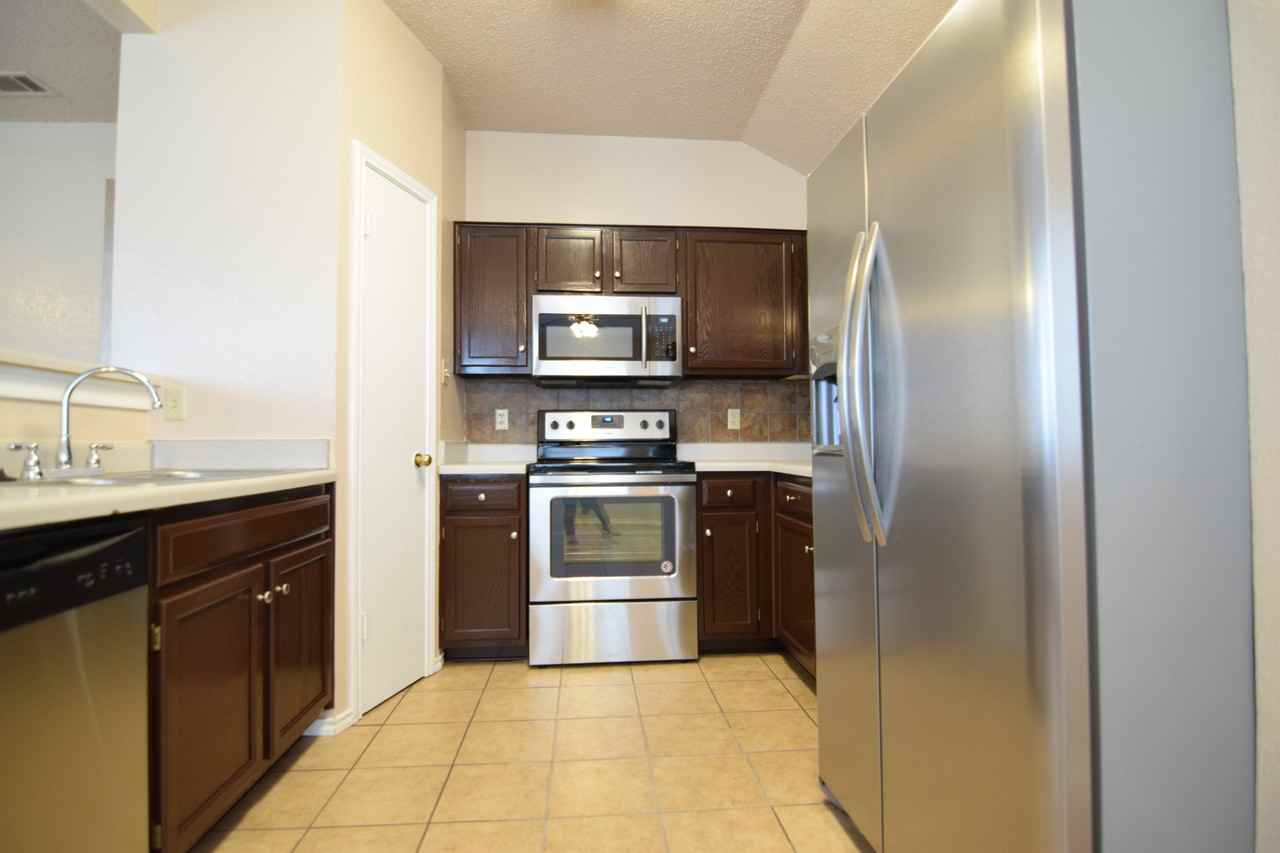 5002 Acorn Creek Trl - Photo 6 of 16