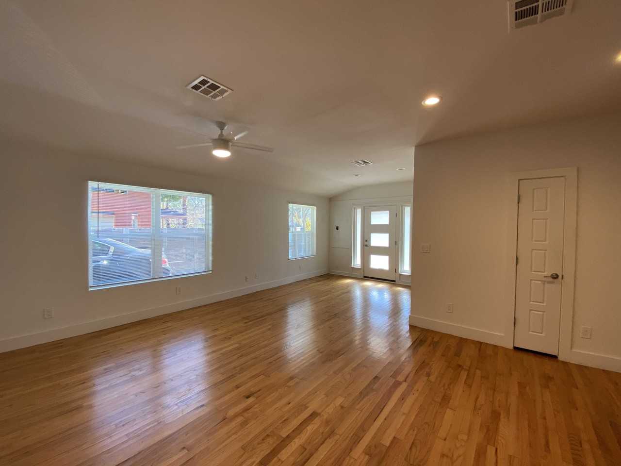 2512 E 4th St - Photo 2 of 9