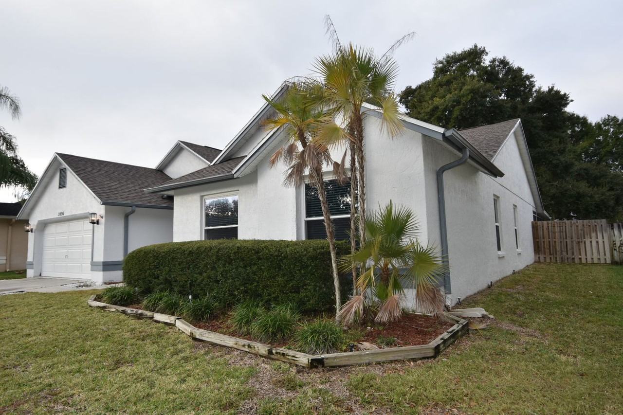 2896 Windridge Oaks Dr - Photo 2 of 20