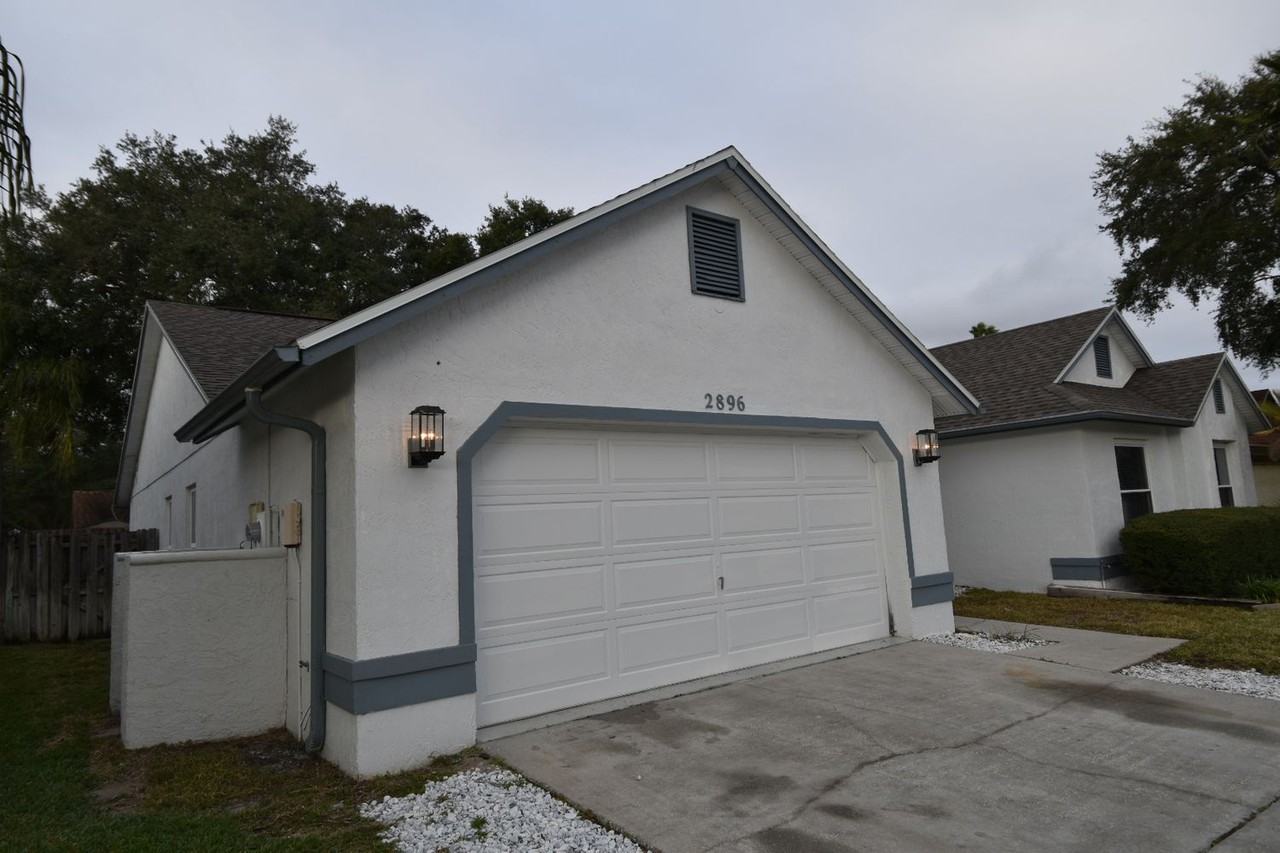 2896 Windridge Oaks Dr - Photo 3 of 20