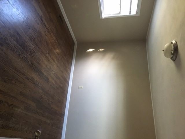 Roan View Apartments - Photo 3 of 7