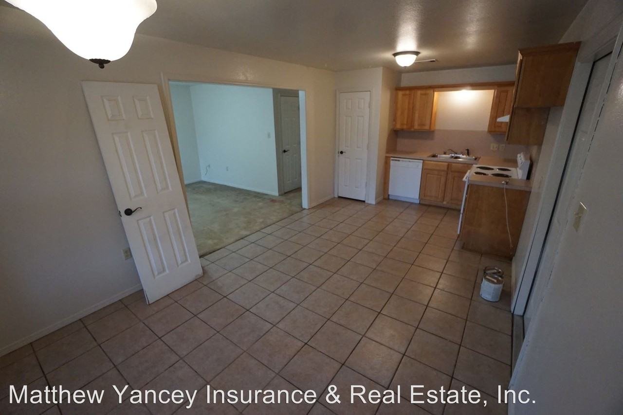 218 N 44th St - Photo 3 of 12