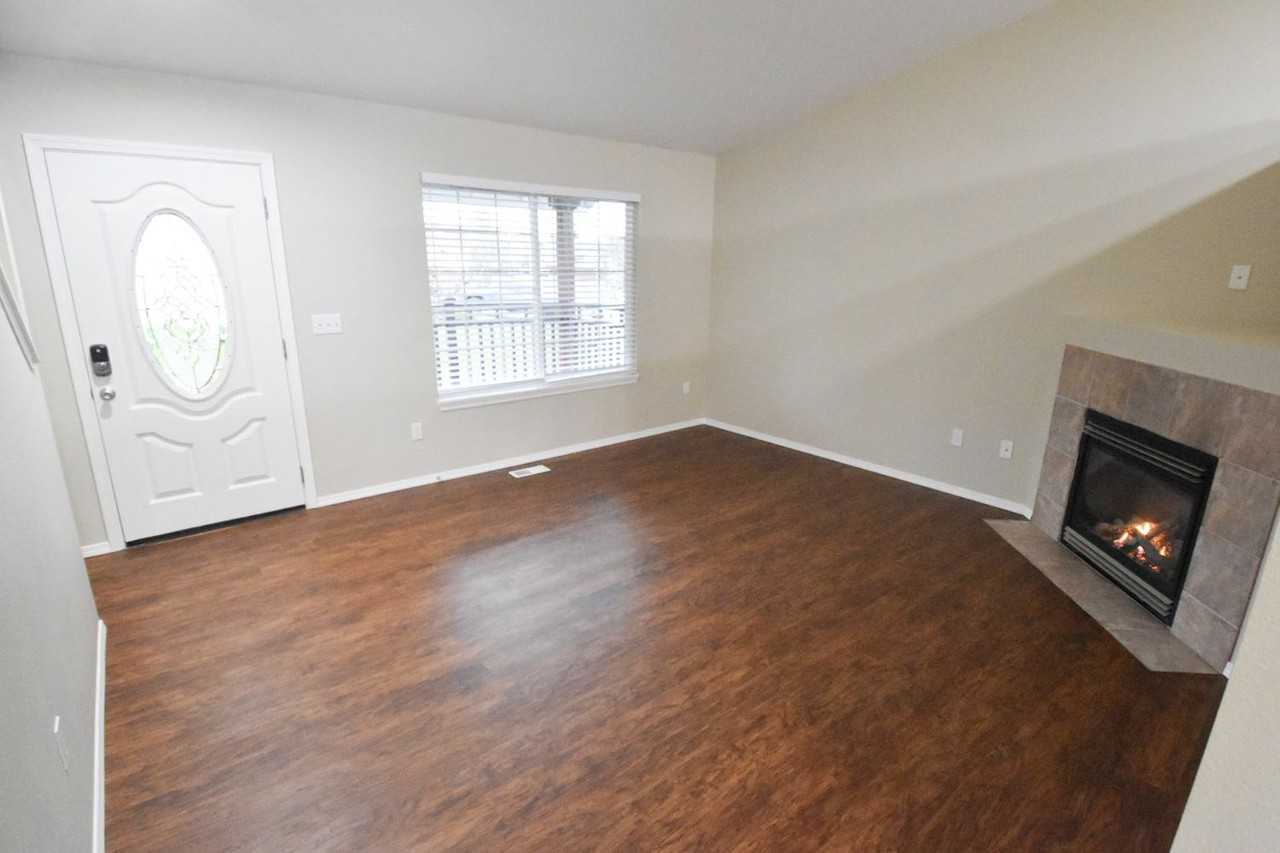 5125 61st Dr Ne - Photo 3 of 16