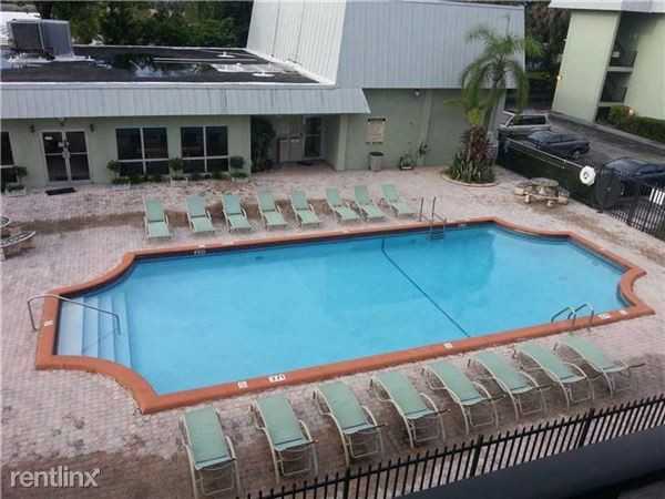 811 W Oakland Park Blvd - Photo 2 of 17