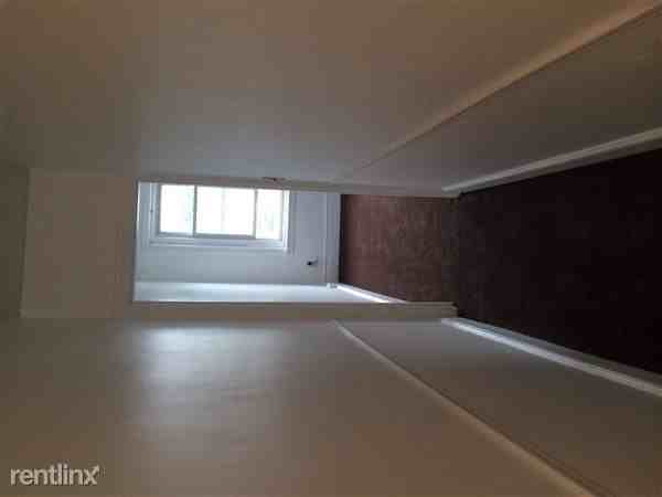 1370 Gillingham St - Photo 2 of 8