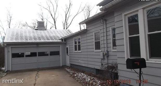 516 W Main St - Photo 3 of 8