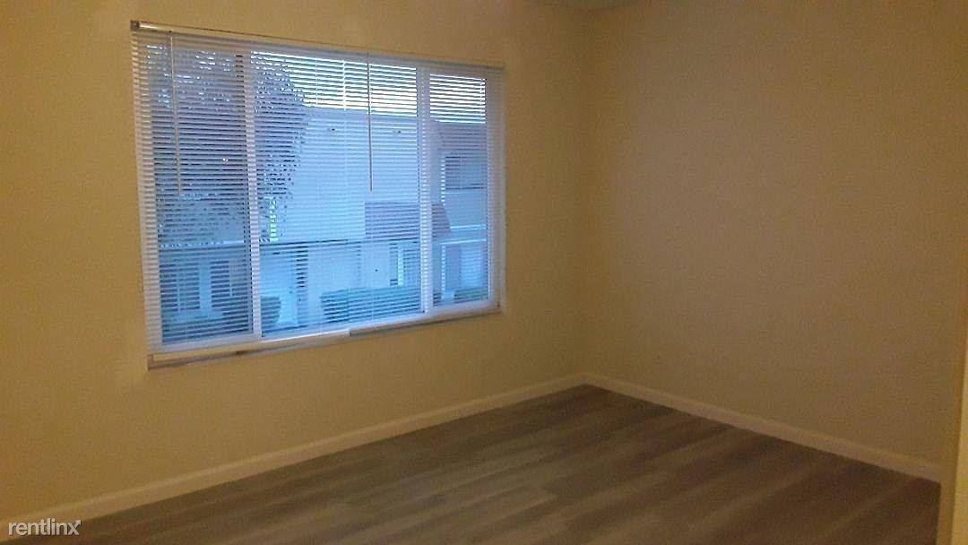 5513 Don Pizarro Ct - Photo 3 of 7