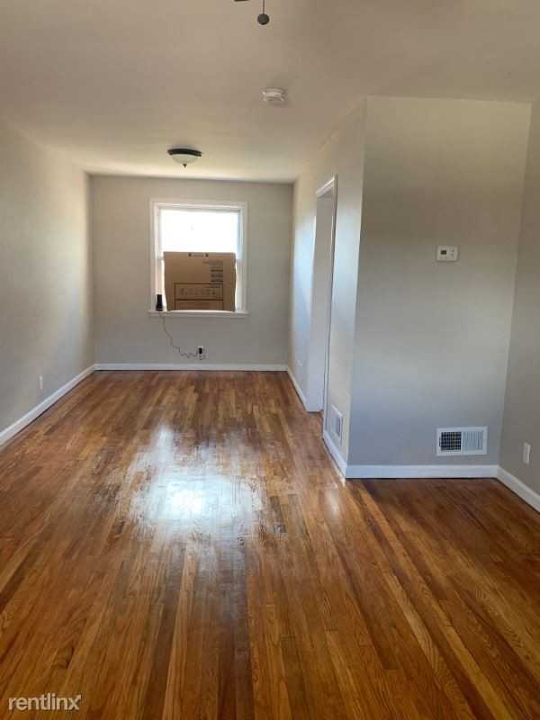 702 Primson Ave - Photo 2 of 8