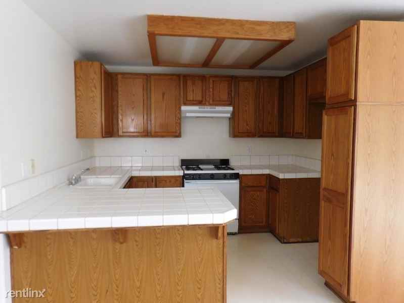 625 Sandown St - Photo 2 of 7
