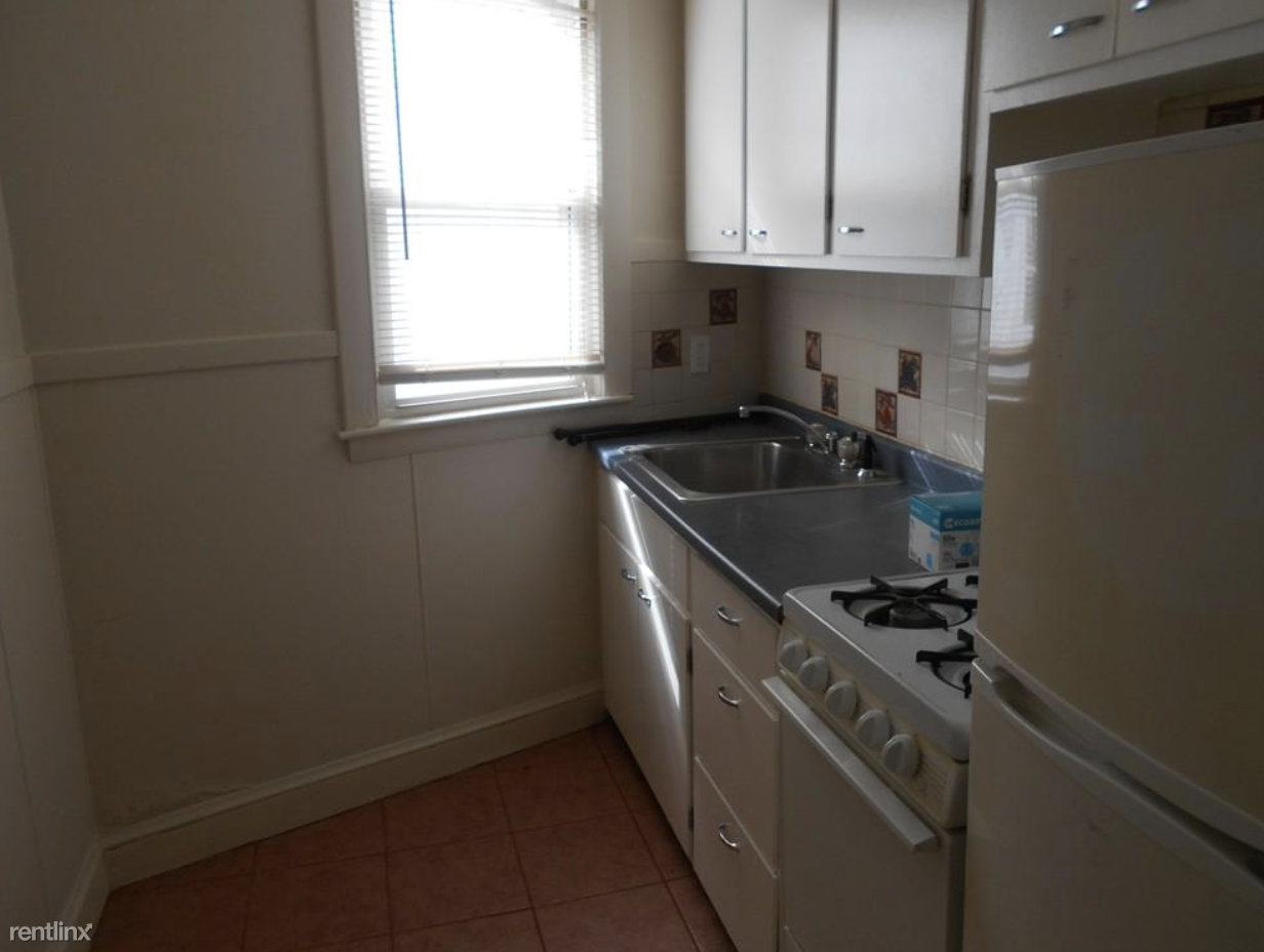 90 Winthrop Shore Dr - Photo 2 of 3