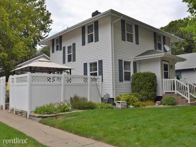 422 W Rosser Ave - Photo 2 of 9
