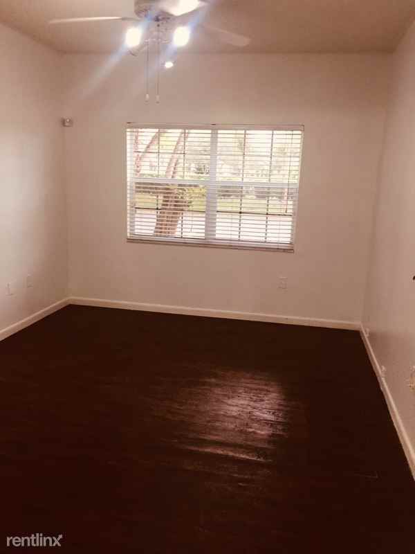 1941 Nw 96 Terr 8b - Photo 2 of 7