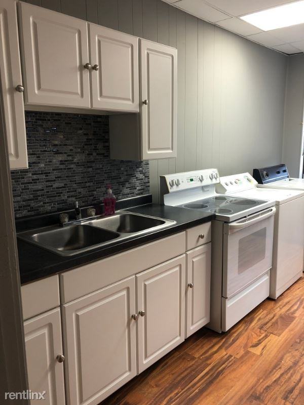 527 Main St - Photo 2 of 7