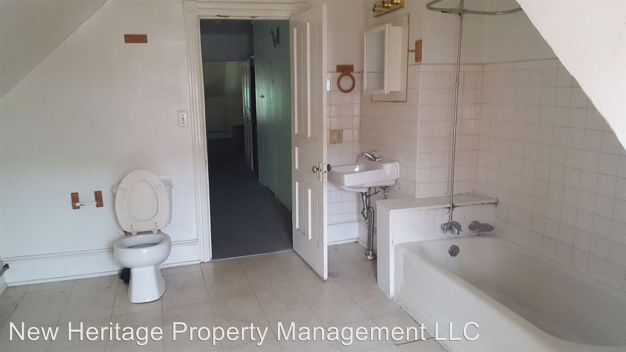 584-586 E Chestnut - Photo 3 of 7