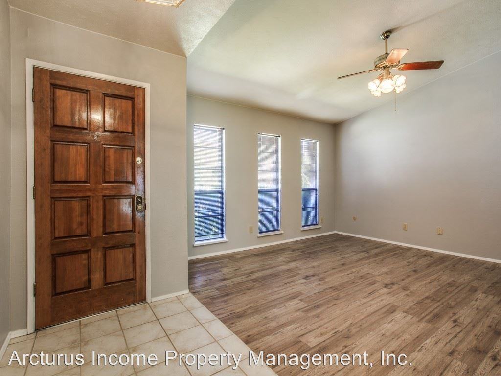7504 Portman Ave - Photo 2 of 10