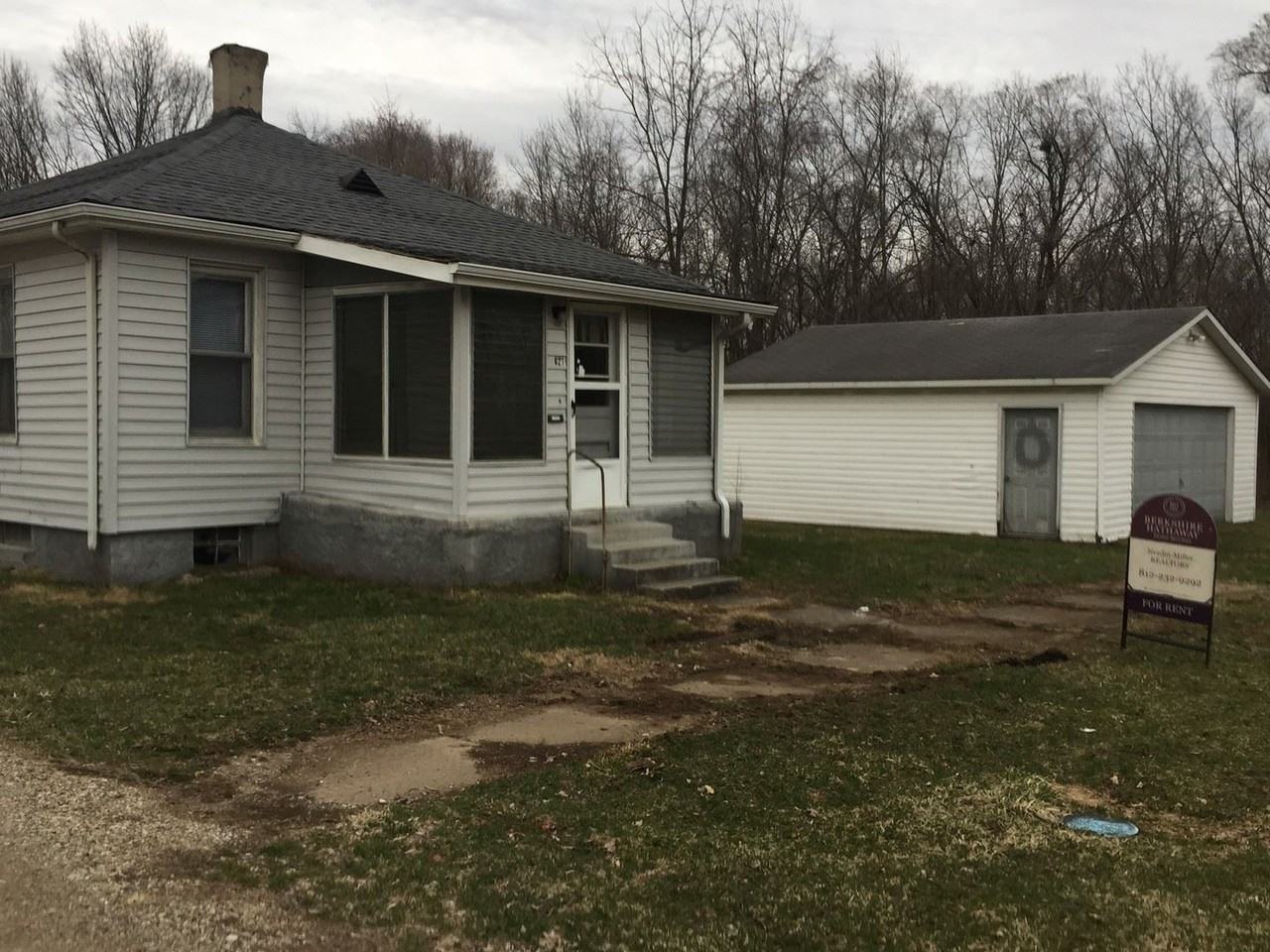 621 Matthews St - Photo 2 of 6