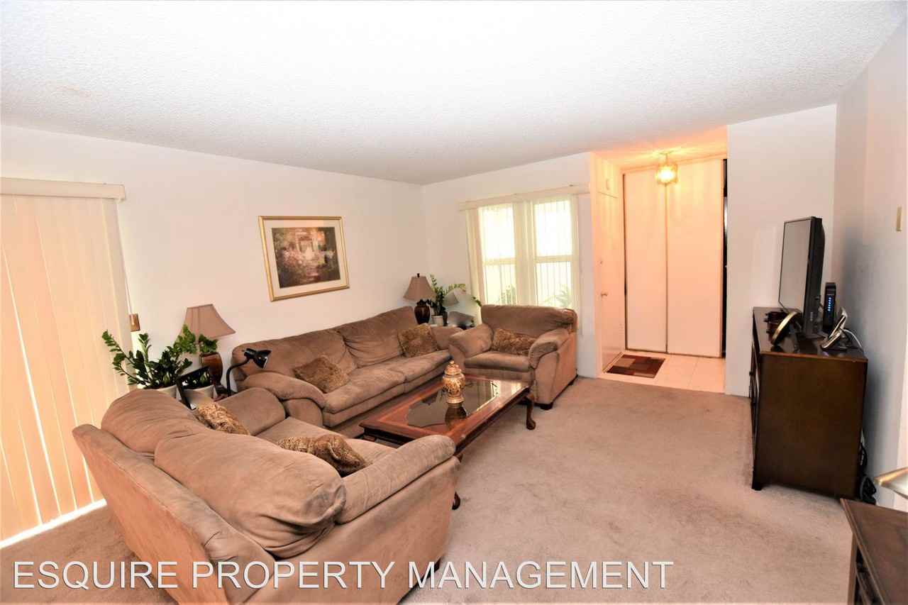 1238 Miramar Walk - Photo 3 of 28