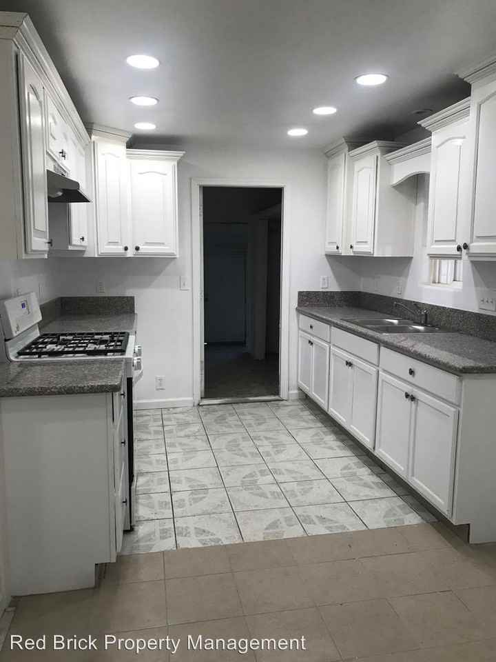 1015 E Lincoln Ave. - Photo 2 of 9