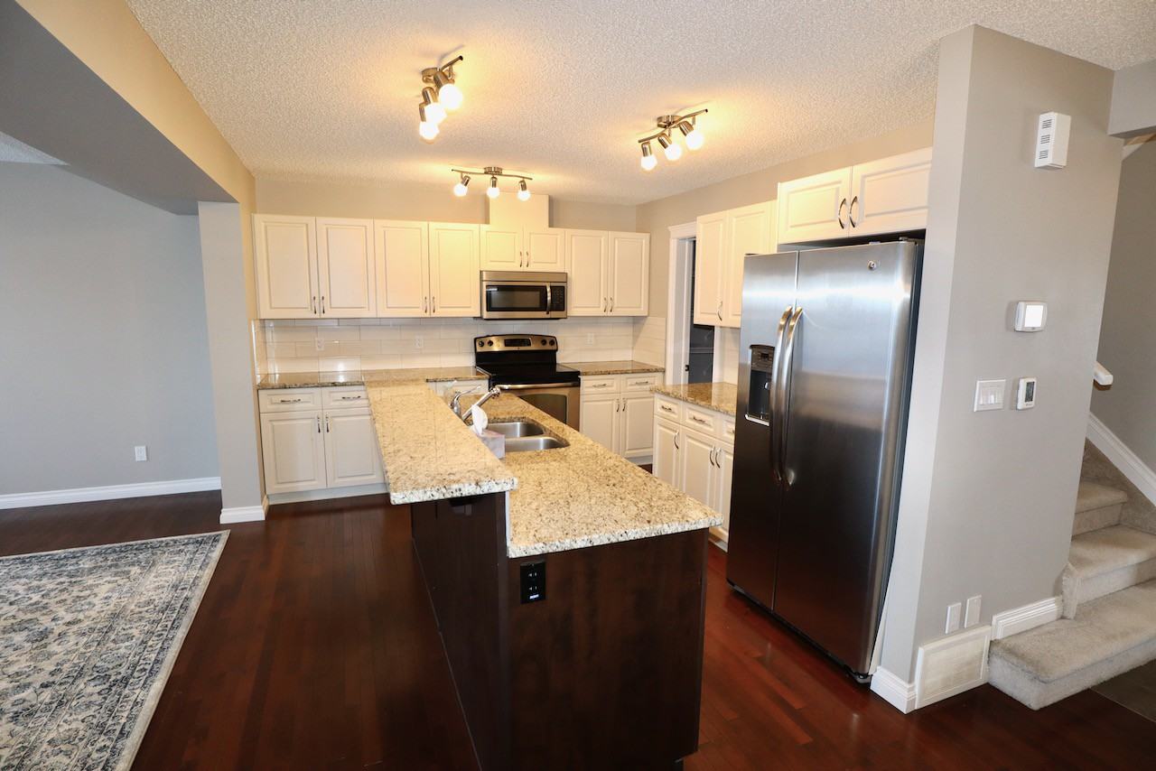 1107 176 St Sw - Photo 3 of 28