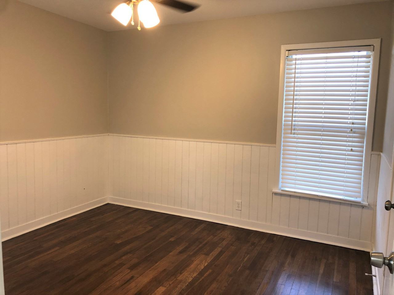 307 Inez St - Photo 6 of 10