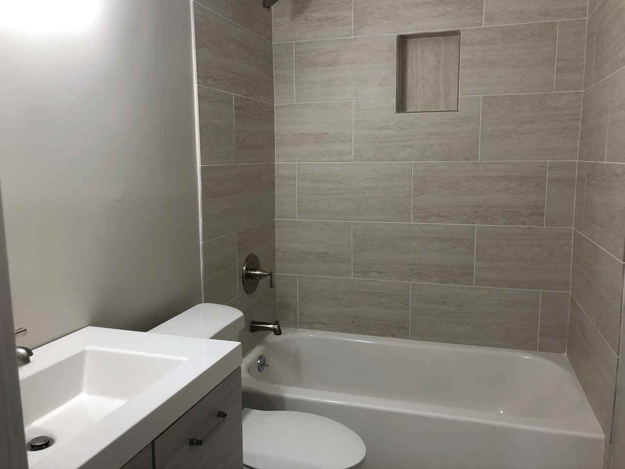 307 Inez St - Photo 7 of 10