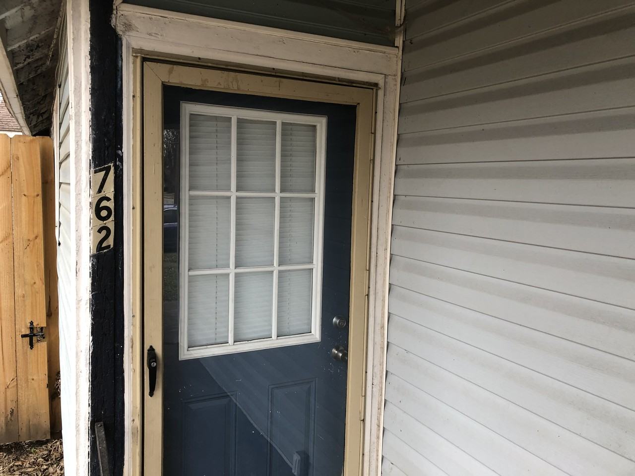 762 Charles Ave - Photo 2 of 11