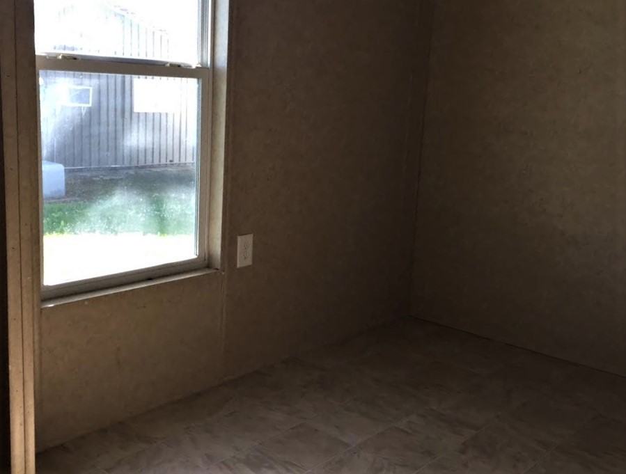 583 I 10 Mobile Village Rd Spc 301 - Photo 3 of 5