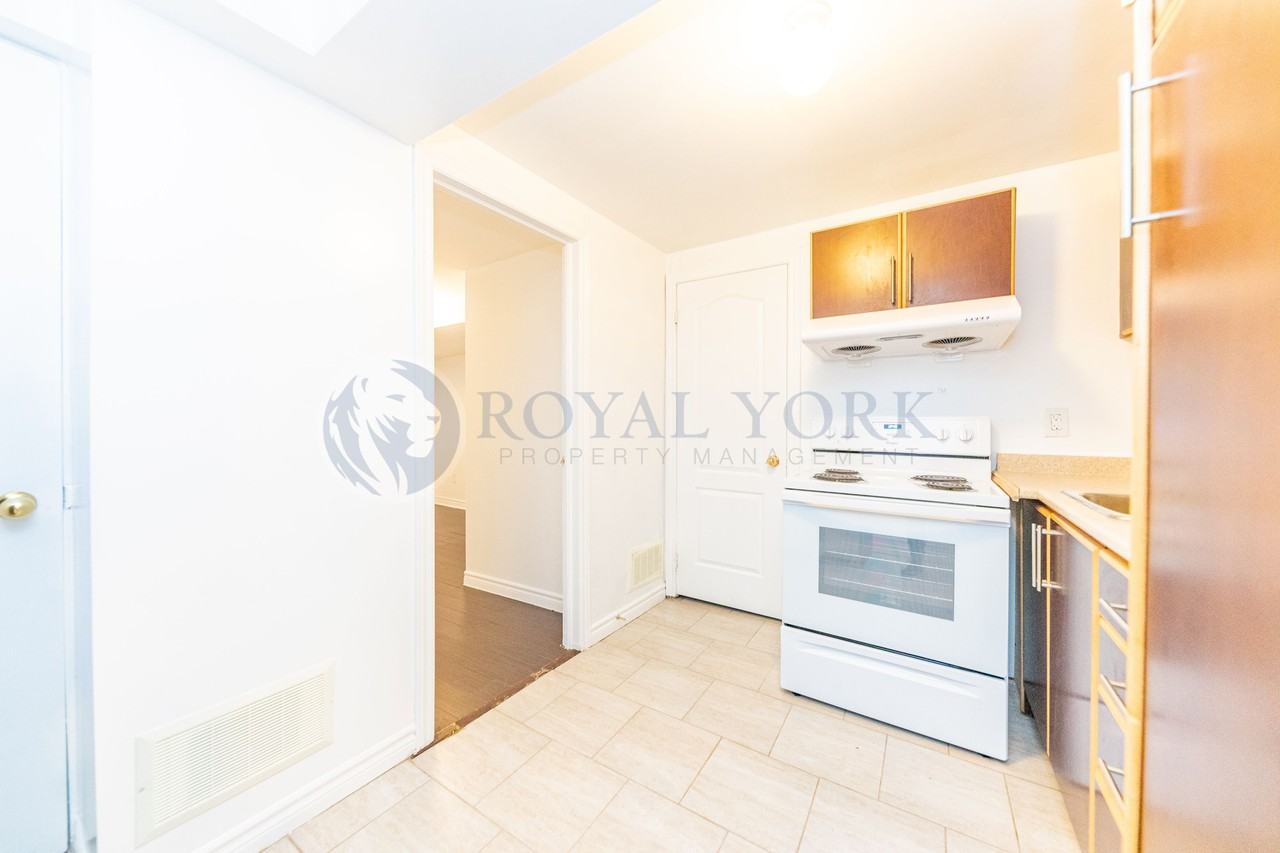 8 Santa Anita Court - Photo 2 of 10